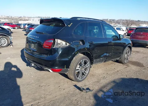 2012 Porsche Cayenne z USA, uszkodzony, nr VIN WP1AA2A28CLA07308